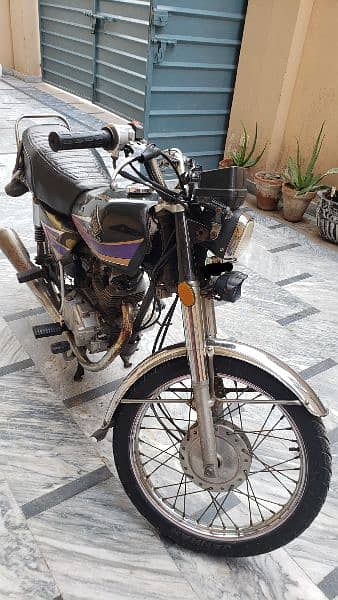 Original Honda 125 for sale in good condition. Genuine engine. 2