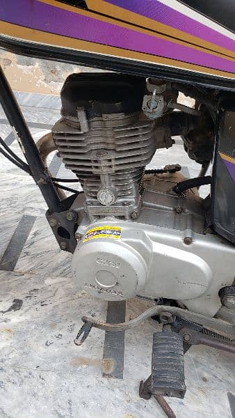 Original Honda 125 for sale in good condition. Genuine engine. 4