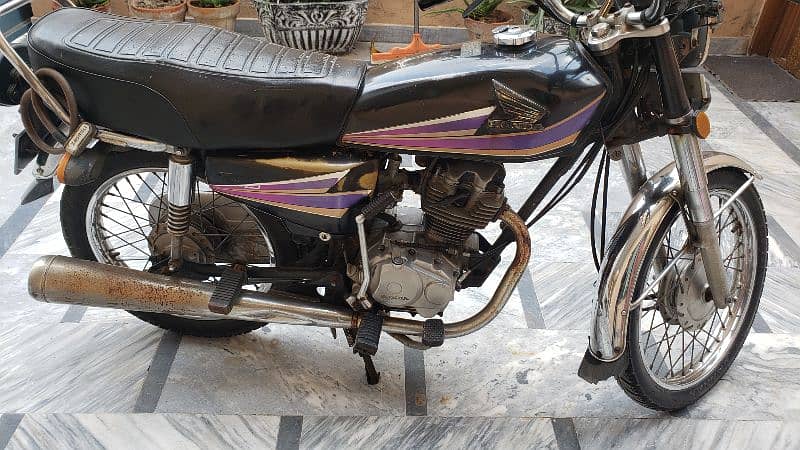 Original Honda 125 for sale in good condition. Genuine engine. 6