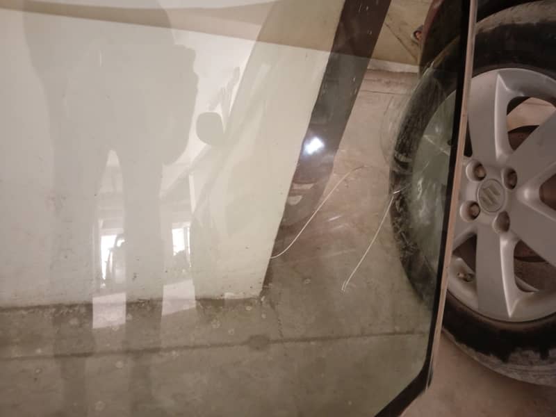 Used Swift Windshield windscreen front 2