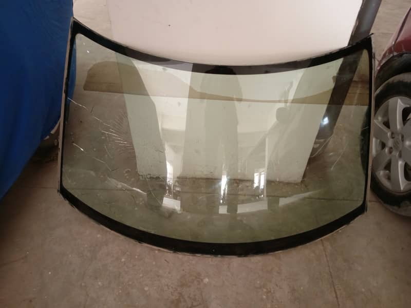 Used Swift Windshield windscreen front 4