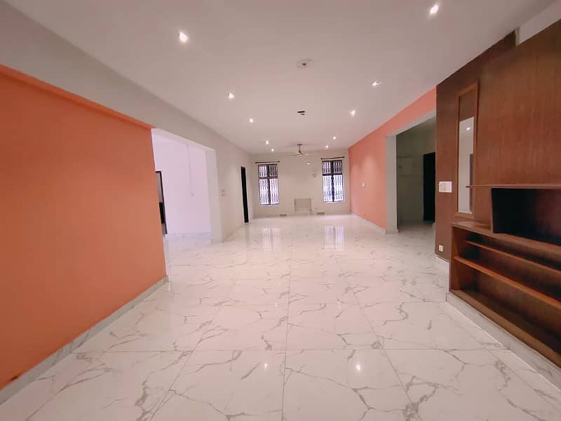 1 Kanal Upper Portion For Rent In DHA Phase 1 0