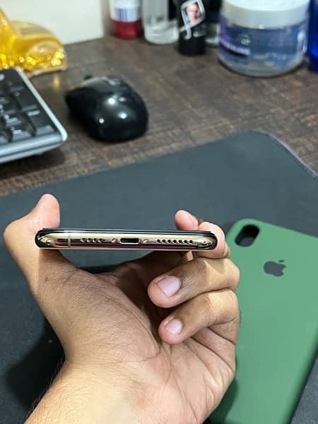 Iphone xsmax official Pta Approved 5