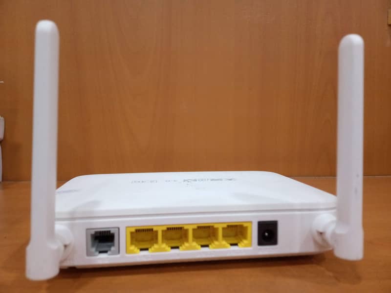 Huawei HG8145C5 fiber optic 3dbi Wifi (EPON GPON XPON) with adopter 1