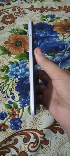 exchange possible only Tecno  and infnix original 10 / 10 condition