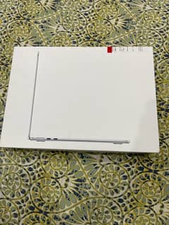 Macbook Air M3 Box pack