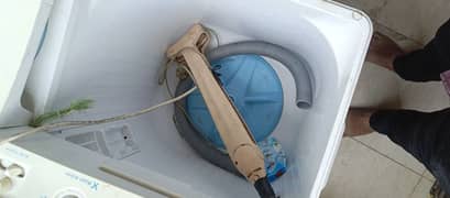 DAWLANCE SEMI AUTO TWIN TUB WASHING MACHINE