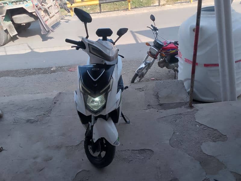 azad yj Scooty for sale WhatsApp number 03231571742 5