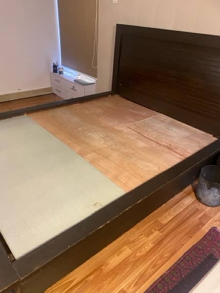 Queen Size Bed Used 1