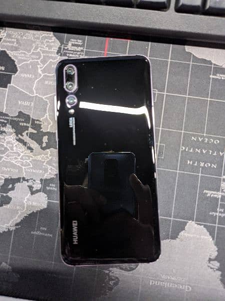 Huawei P20 pro 6/128 Urgent Sell 1