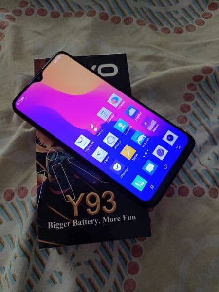 Vivo Y93full box all accessories 6/128 1