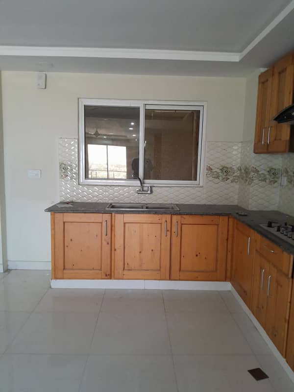 3 Bed Appartment Available for Rent in E-11 19