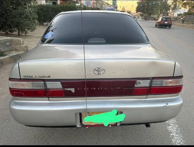 Toyota Corolla XE 2000 1