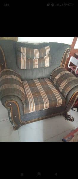 I AM Selling My Sofa Set 5 Seater 0