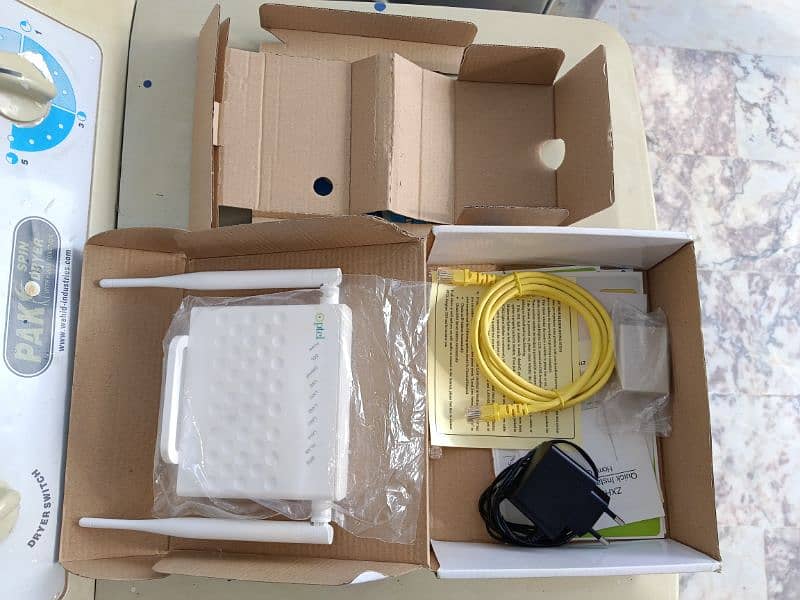 PTCL ZTE Router Box Pack 3