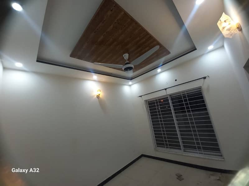 ONE KANAL UPPER PORTION AVAILABLE FOR RENT IN VALENCIA TOWN LAHORE 1