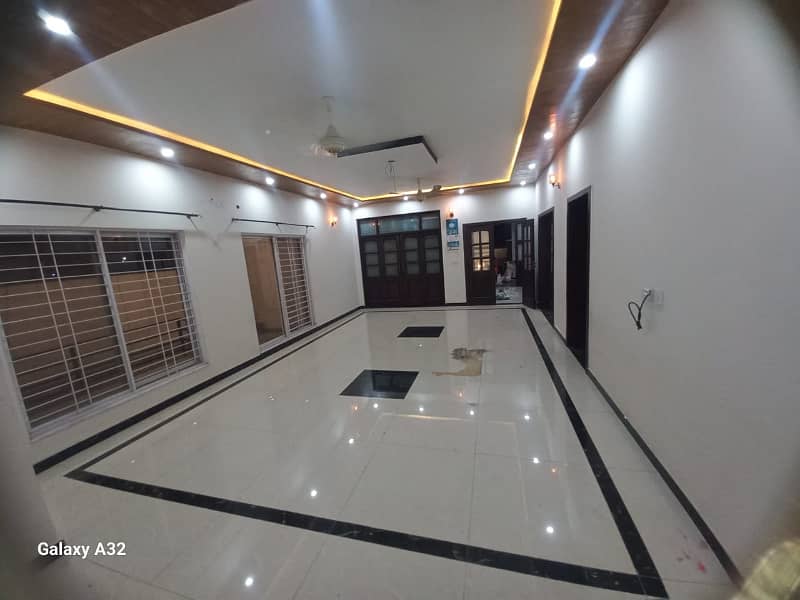 ONE KANAL UPPER PORTION AVAILABLE FOR RENT IN VALENCIA TOWN LAHORE 4