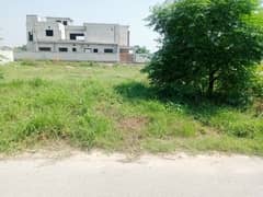 Residential Plot No. 1372 Corner For Sale 22.5 Marla In Dha Lahore Phase-8 Block-T