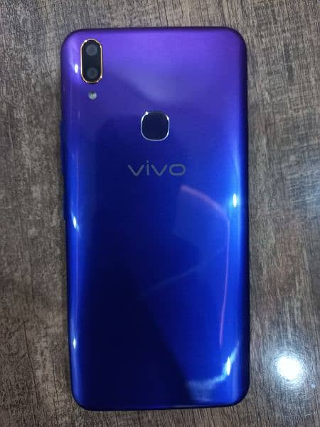 VIVO V9 3