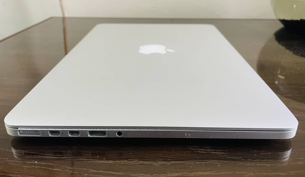 Macbook Pro 2015 - CTO Model - i7 16GB RAM 256GB SSD - 13 inch Retina 7