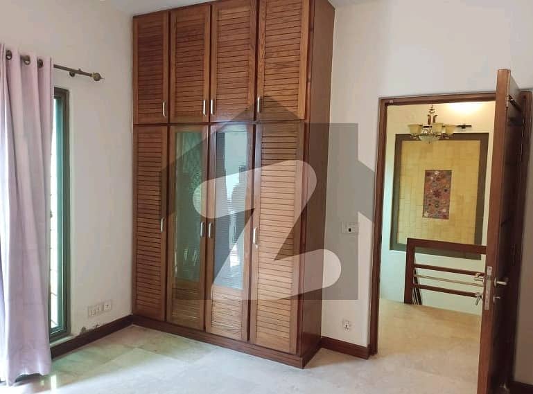 10 MARLA HOUSE FOR SALE IN DD BLOCK DHA PHASEN 4 LAHORE 6