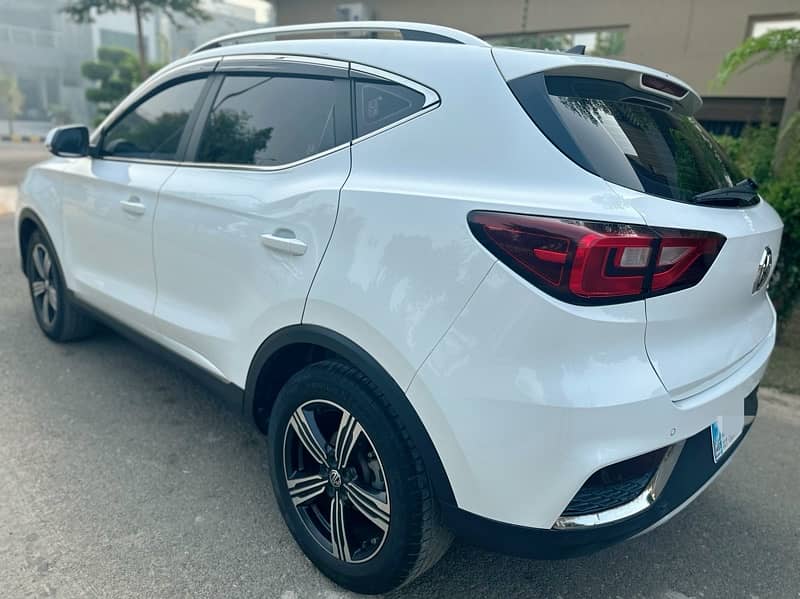 MG ZS 2021 4