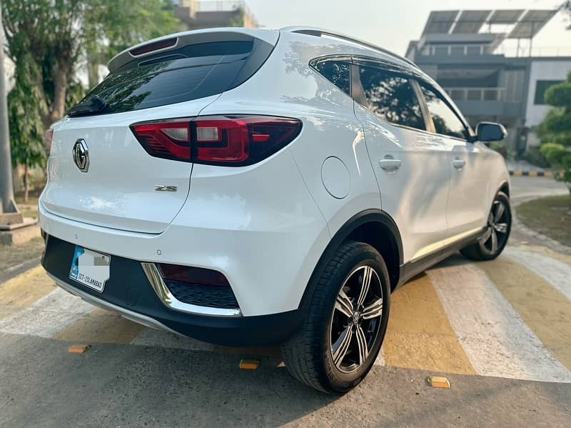 MG ZS 2021 5