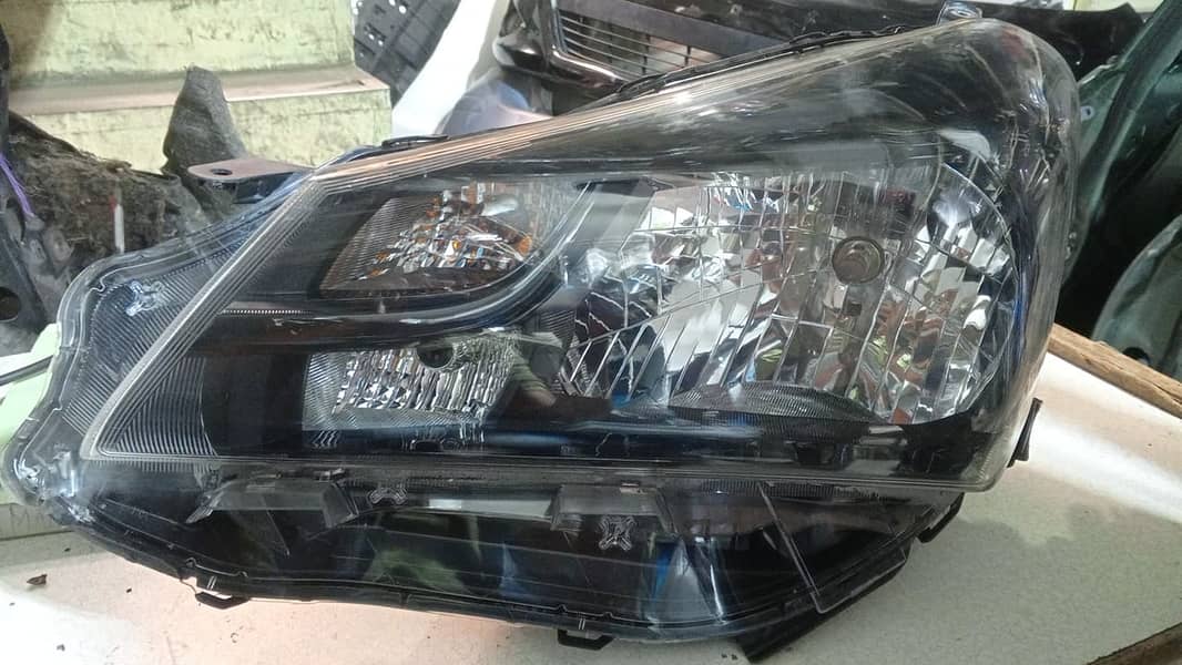 Vitz Front Head lights Japani 2015-17 Model 2