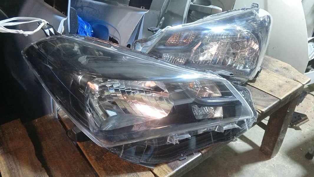 Vitz Front Head lights Japani 2015-17 Model 3