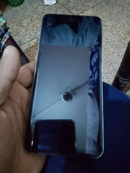 infinixhot 40i 4ram=128GB=accessory hai warranty bhi hai new condition 0