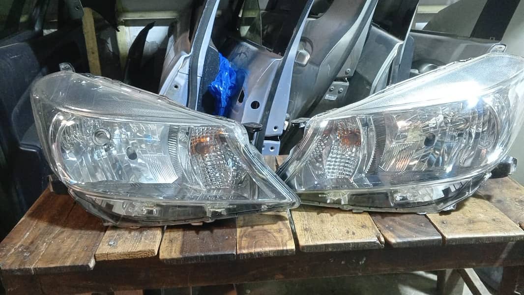 vitzs 2012 model front head lights japani 0