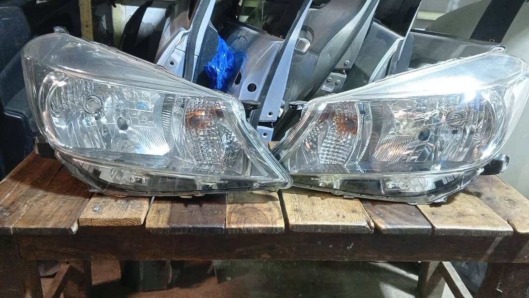 vitzs 2012 model front head lights japani 1