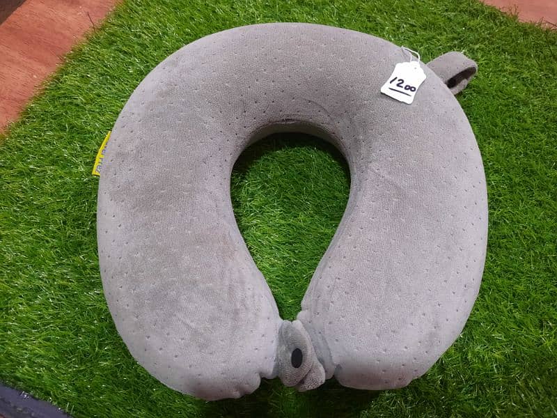 Sleeping bags and Neck pillow 2