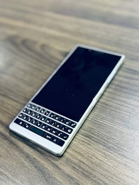 Blackberry Key 2 Silver Edition 0