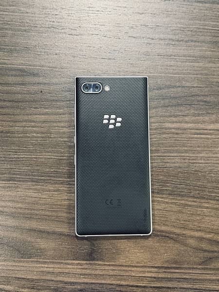 Blackberry Key 2 Silver Edition 7