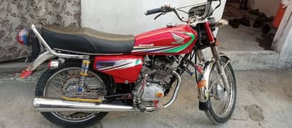 Honda 125cc condition 10 by 10 my WhatsApp 03461121062