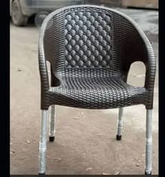 Plastic chairs / dining chairs / plastic chairs /chair on 30% discoun