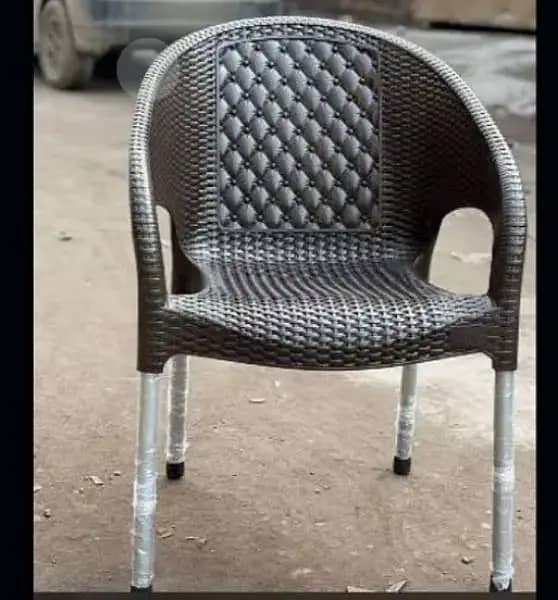 Plastic chairs / dining chairs / plastic chairs /chair on 30% discoun 6