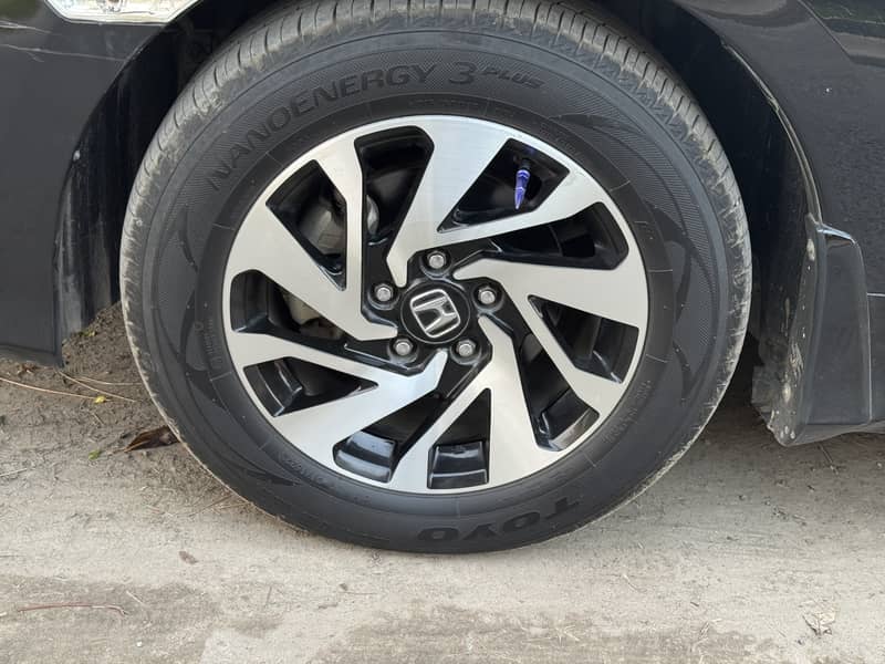 Honda civic genuine alloy rims 2