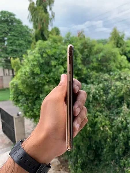 iphone xsmax gold Dual PTA Approved scrtchless 64gb xs max 10/9.5 82BH 4