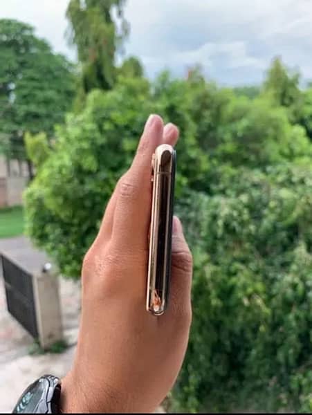 iphone xsmax gold Dual PTA Approved scrtchless 64gb xs max 10/9.5 82BH 6
