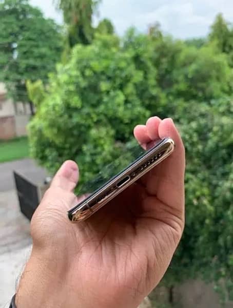 iphone xsmax gold Dual PTA Approved scrtchless 64gb xs max 10/9.5 82BH 7