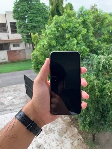 iphone xsmax gold Dual PTA Approved scrtchless 64gb xs max 10/9.5 82BH 8