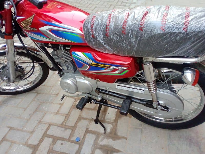 Honda 125 Hyderabad number 22 model 5