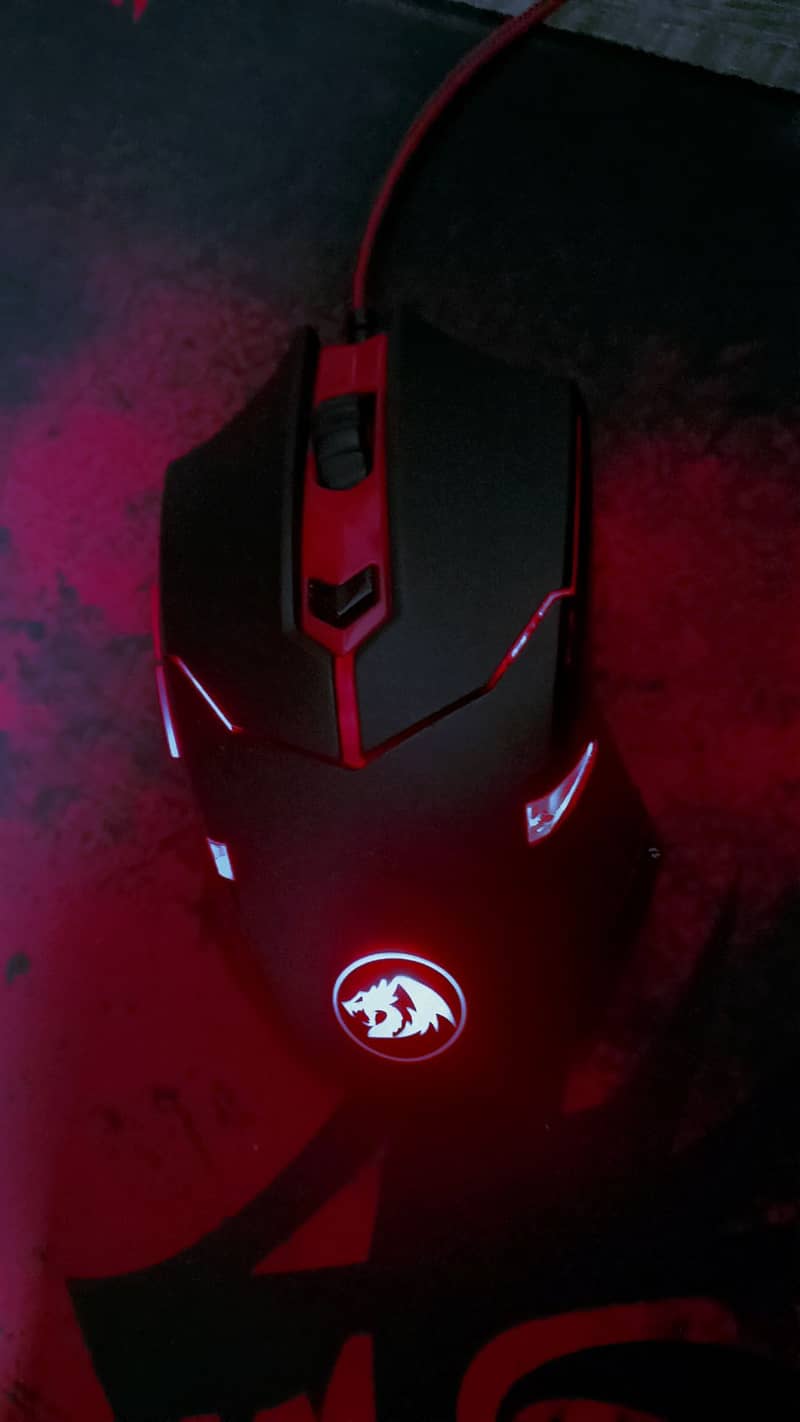 Redragon M601 Gaming Mouse + Redragon Mousepad. Deliverable. 10