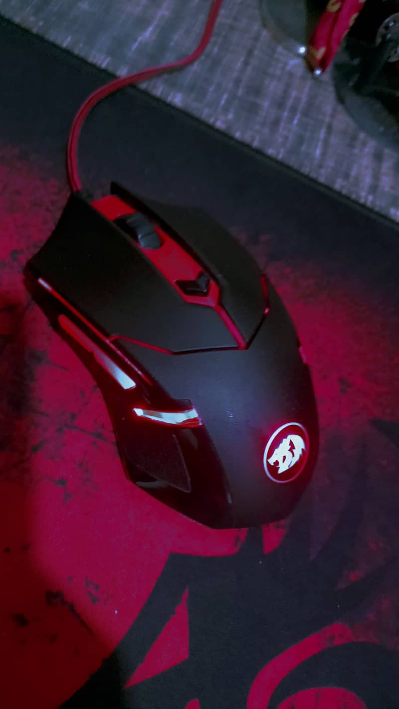 Redragon M601 Gaming Mouse + Redragon Mousepad. Deliverable. 11