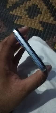 vivo y21 full  box condition 9.5 lady's used 64/4 urgent sale