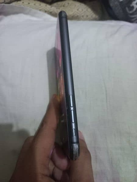 iPhone 11 64GB 100% Ok phone Non-PTA 3