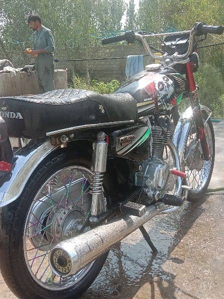 hound 125cc 4