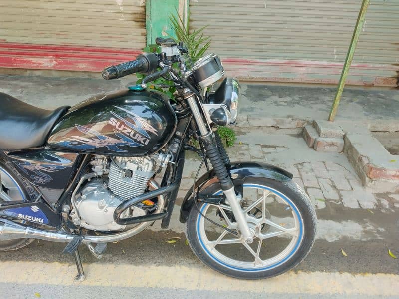 Suzuki GS 150 special edition 5